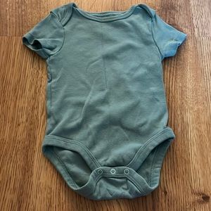10/$10 Cloud Island Green Bodysuit 9m